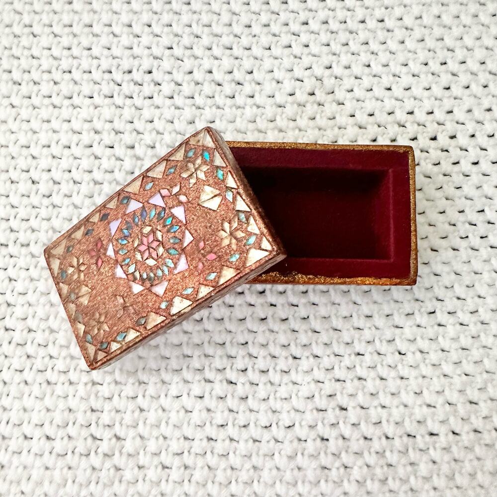 Vintage Miniature Inlaid Rectangular Removable Lid Red Velvet Lined Trinket Box